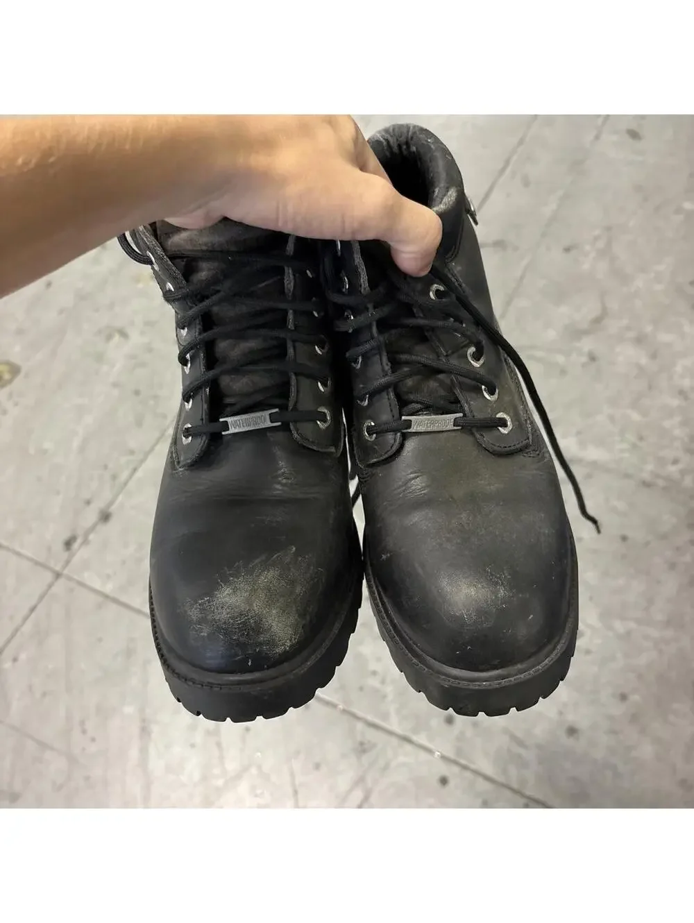 Crazy Y2K grunge, sketchers combat boots.